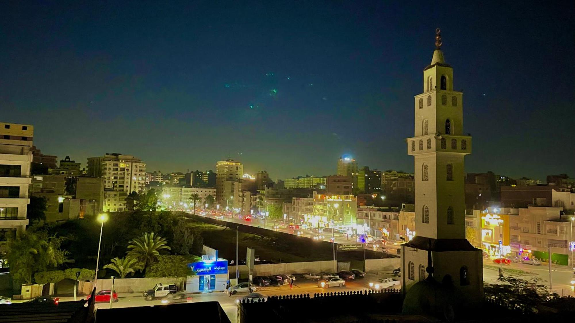 Sami Holiday Inn - Pyramids View Rooftop Al Kawm al Akhdar エクステリア 写真